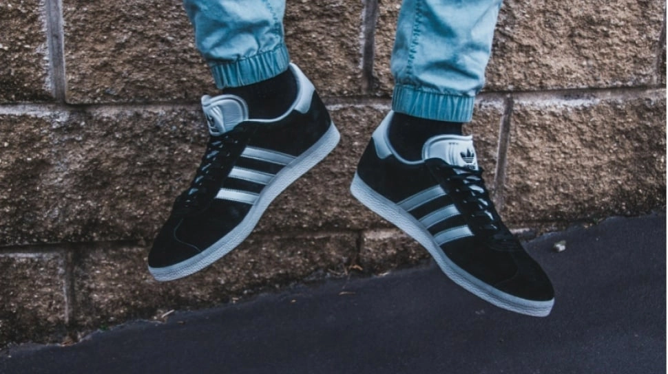 5 Sepatu Hitam yang Bikin Penampilanmu Makin Keren, Versatile untuk Berbagai Acara