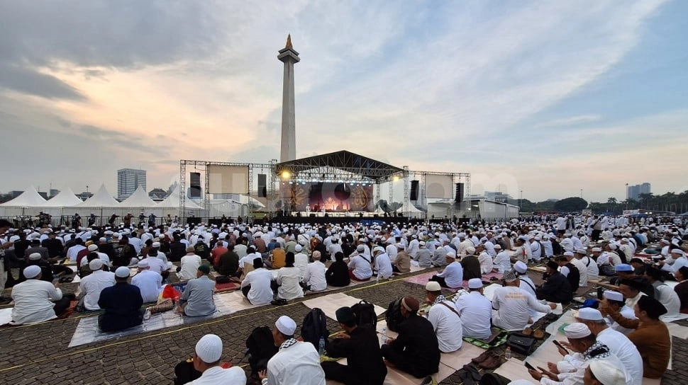 7 Fakta Reuni Akbar 212 di Monas, Isu Palestina Menggema Hingga Dihadiri Gubernur