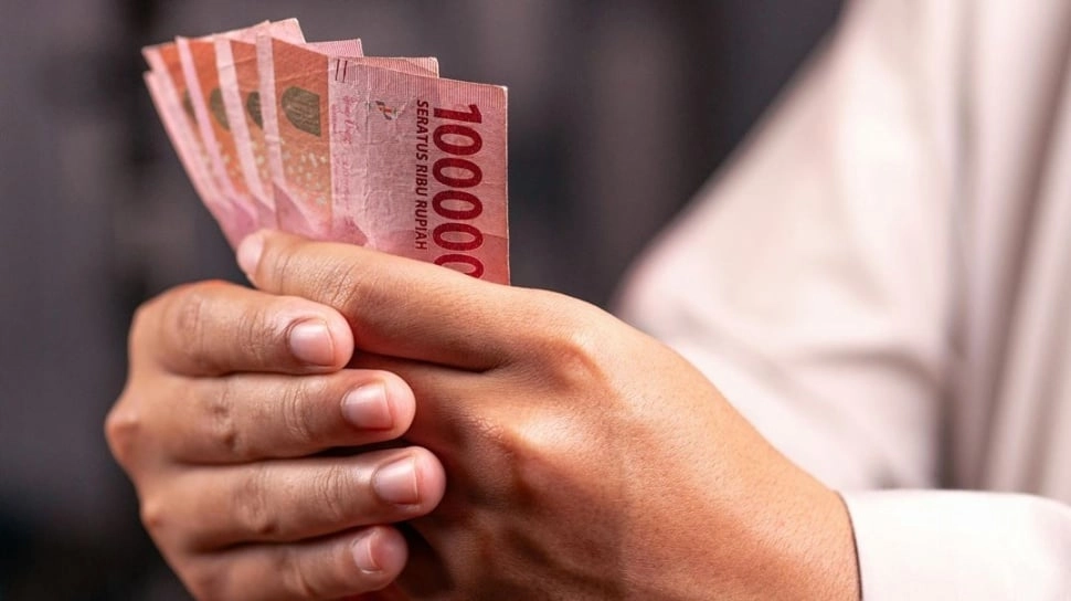 Terpopuler: Daftar Bantuan yang Cair Desember 2025, Parfum Murah untuk Usia 50-an