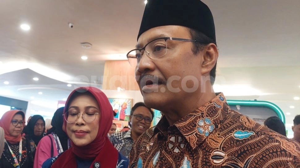 Viral Beras Untuk Korban Banjir di Sumatra Rusak Akibat Dilempar dari Helikopter, Ini Kata Mensos