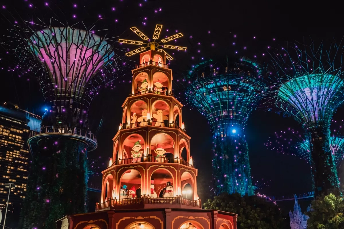 5 Destinasi Liburan Natal di Asia Tenggara, Dari Festival Penuh Lampu di Singapura hingga Pasar Natal di Vietnam