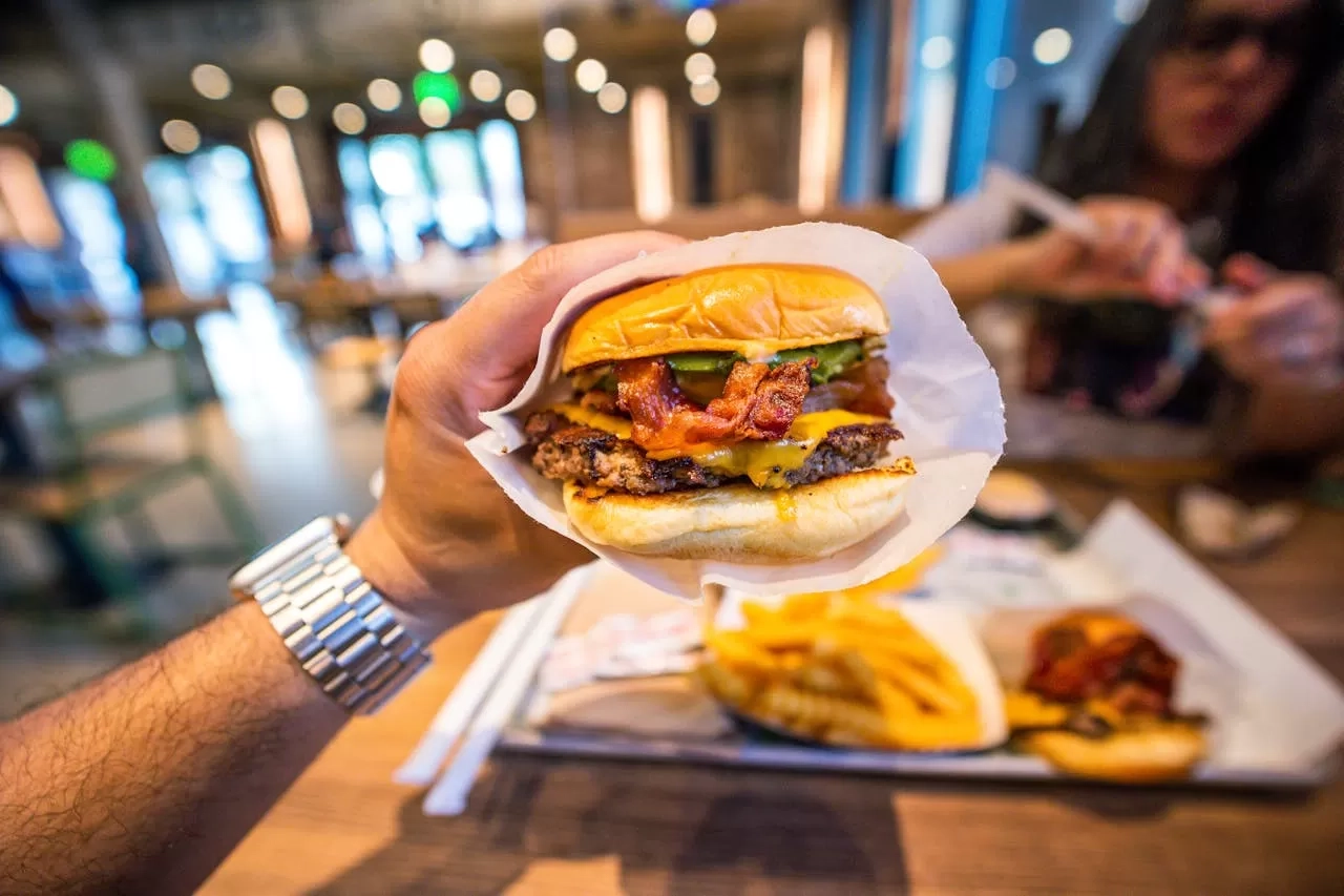 Sulit Mengontrol Nafsu Makan? Coba 10 Prinsip Ini Agar Hanya Makan Saat Benar-Benar Lapar