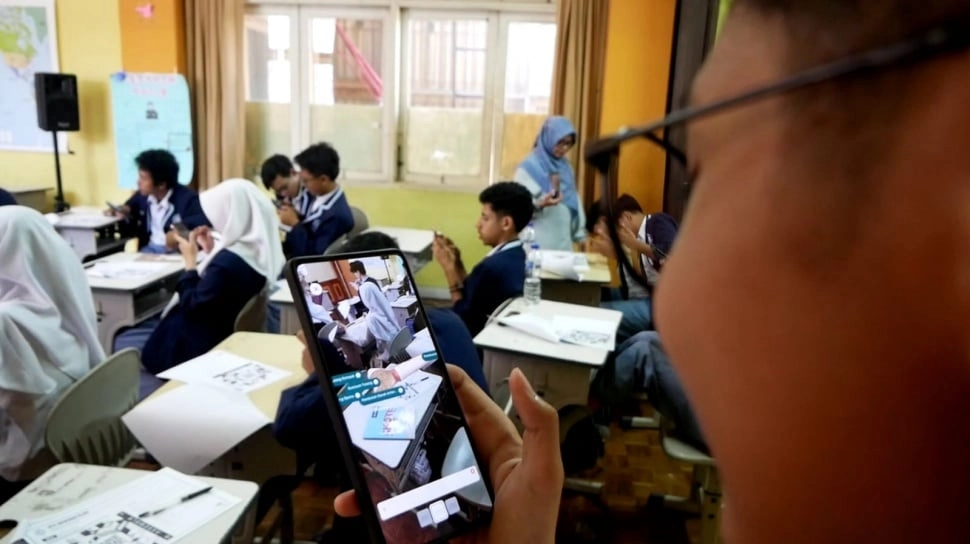 Ketika Guru Upgrade Skill: Pola Mengajar Lama Berubah ke Kelas Interaktif Berbasis AR