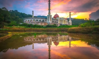 Mau Healing Murah di Padang Panjang? Ini 5 Wisata Alam yang Menenangkan!