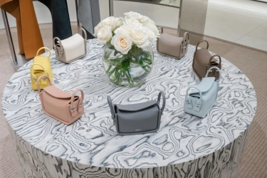 Koleksi Tas Timeless dengan Grano Leather