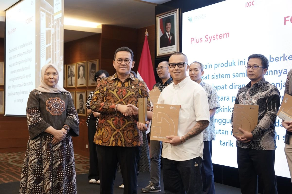 Mendag Busan Serahkan Penghargaan Good Design Indonesia 2025 kepada 51 Produk