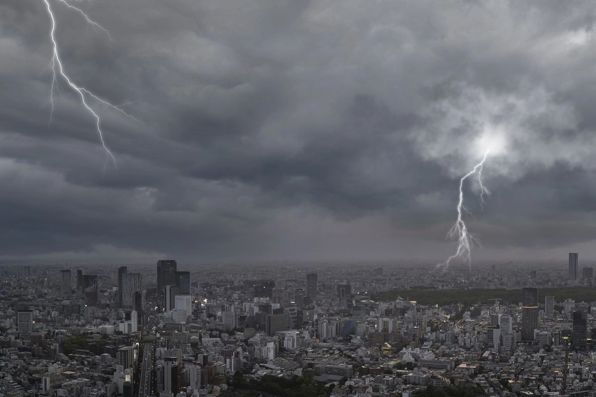 Pulau Jawa Perlu Siaga Bencana dan Cuaca Ekstrem Jelang Tahun Baru 2026