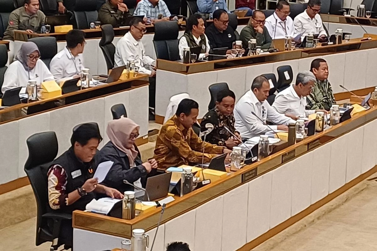 Rapat Banjir Sumatera di DPR: Titiek Soeharto Geram, Raja Juli Janji Tertibkan Hutan
