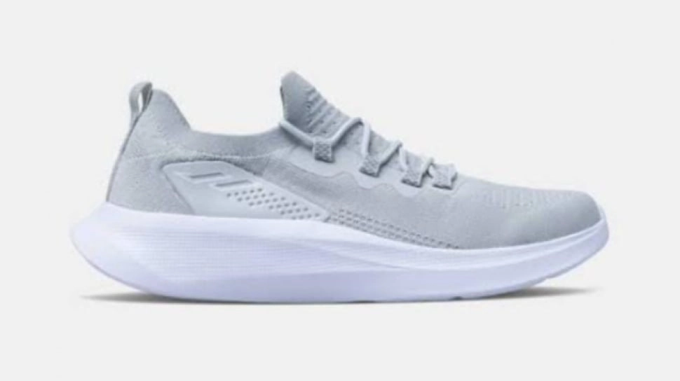 5 Rekomendasi Sepatu yang Nyaman Buat Berdiri Lama di KRL, Cocok Buat Karyawan dan Pelajar