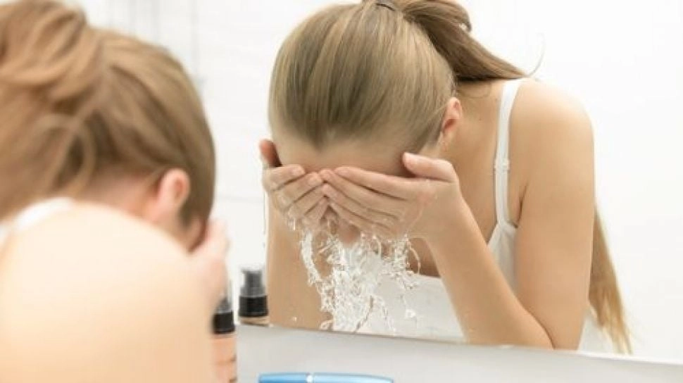 7 Merk Sabun Muka Niacinamide untuk Usia 40 Tahun Keatas Mulai Rp20 Ribuan