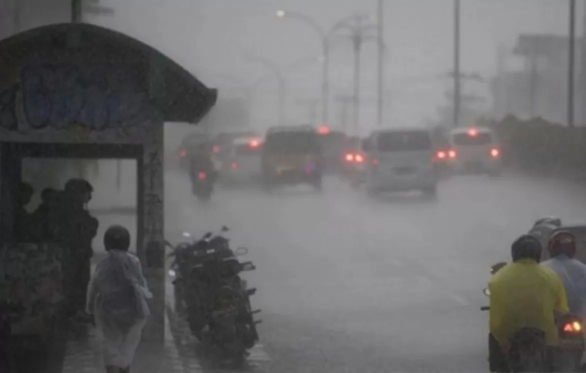 Awas! Badai dan Hujan Ekstrem Siap Terjang 13 Provinsi BMKG Minta Warga Siaga 24 Jam!