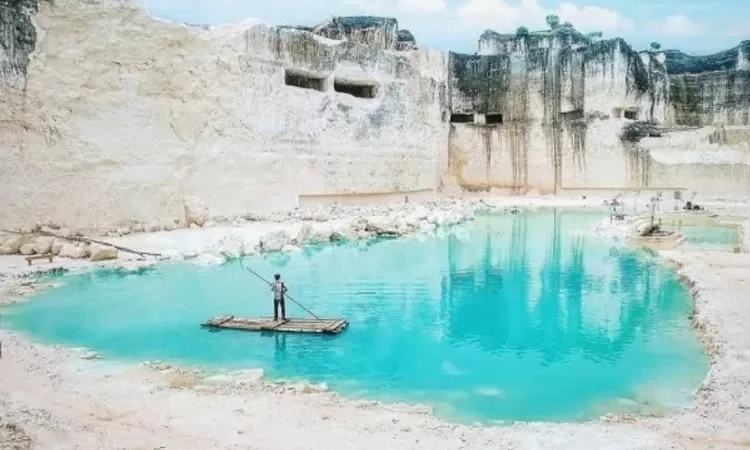 Pengen Healing di Madura? Ini 12 Wisata Alam yang Hits Banget!