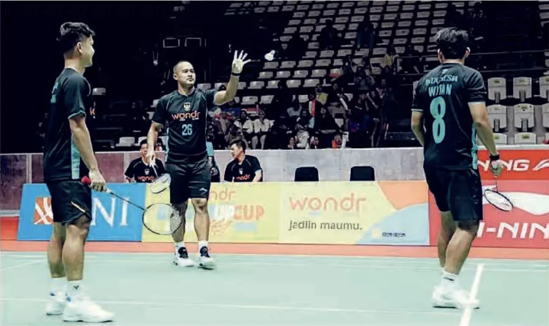 Ganti Cabor! Andritany Ardhiyasa dan Witan Sulaeman Main Bulu Tangkis, Bintang Persija Jakarta Tantang Jonatan Christie