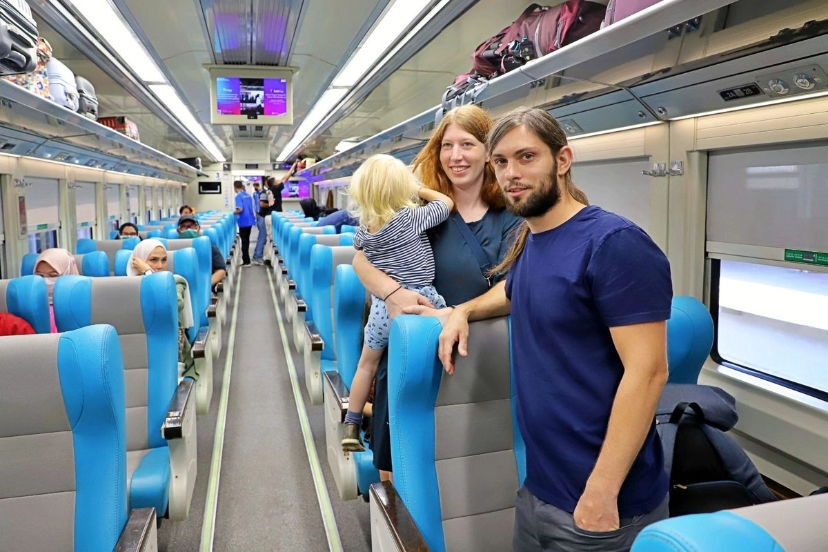 644.000 Turis Asing Naik Kereta untuk Keliling Indonesia pada 2025