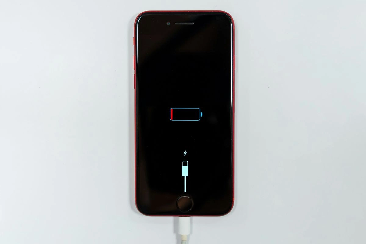 Apa yang Terjadi Jika Ganti Baterai iPhone? Begini Risikonya