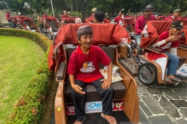 Becak Listrik Beroperasi di Cirebon, Antar Wisatawan ke Makam Sunan Gunung Jati dan Sentra Batik Trusmi