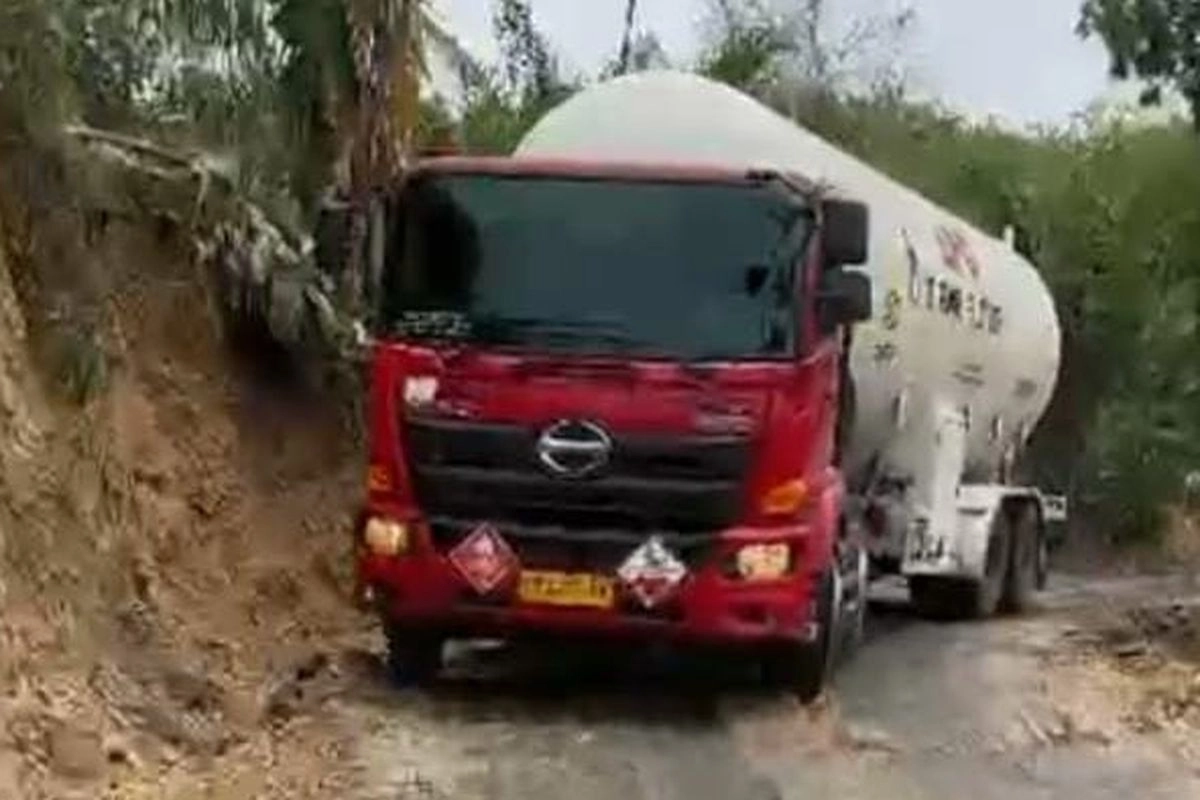 Akses Terputus, Pertamina Distribusikan Elpiji ke Bireuen Aceh Secara Estafet