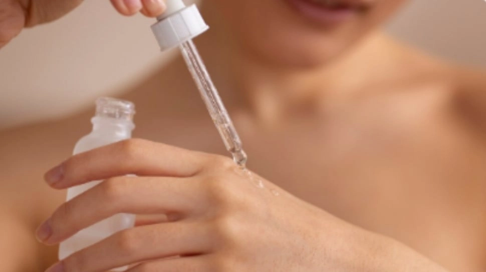 5 Serum Niacinamide dan Retinol Terbaik, Wajah Cerah dan Kencang di Usia 40 Tahun ke Atas