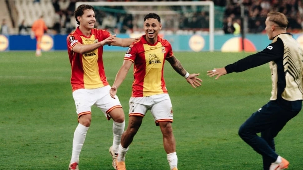 Go Ahead Eagles Tahan Imbang AZ, Dean James Tampil Solid Selama 90 Menit