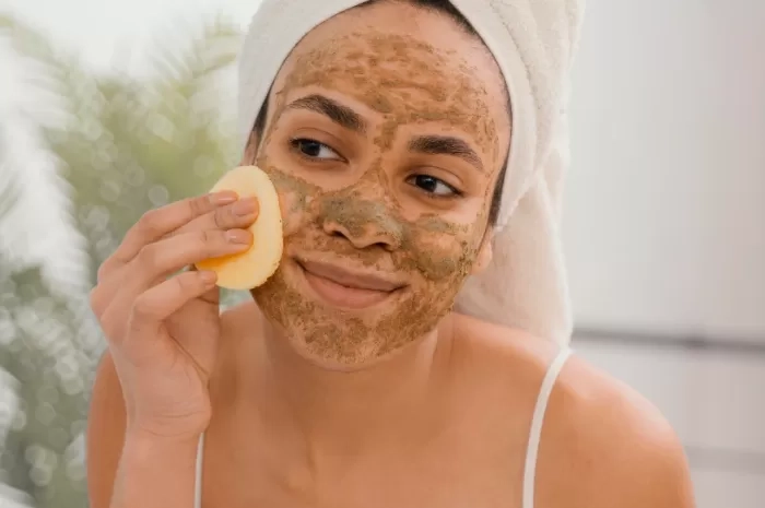 4 Scrub Alami yang Membuat Kulit Kusam Menjadi Halus, Lembut, dan Bercahaya Seketika, Selamat Mencoba!