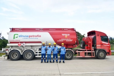 Cerita Awak Mobil Tangki Pertamina: Tembus Jalur Longsor Demi Penuhi Pasokan BBM