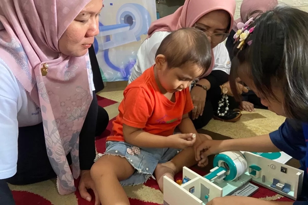 Program CALM MRI, Edukasi Anak Pasien Kanker Melalui Permainan LEGO