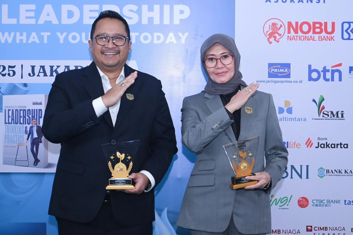Dewi Aryani Suzana dan Harwan Muldidarmawan Raih Penghargaan The Next Future Leader 2025 dari Infobank