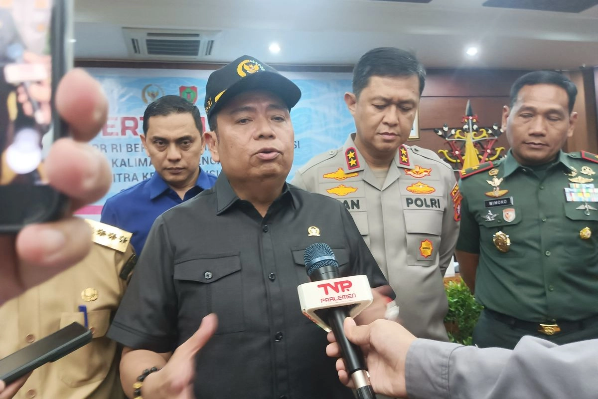 Ketua Komisi V DPR Kritik Keterlambatan Penanganan Banjir Sumatera