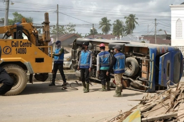Peduli Masyarakat Korban Bencana Banjir dan Longsor, Jasa Marga Salurkan Bantuan Kemanusiaan