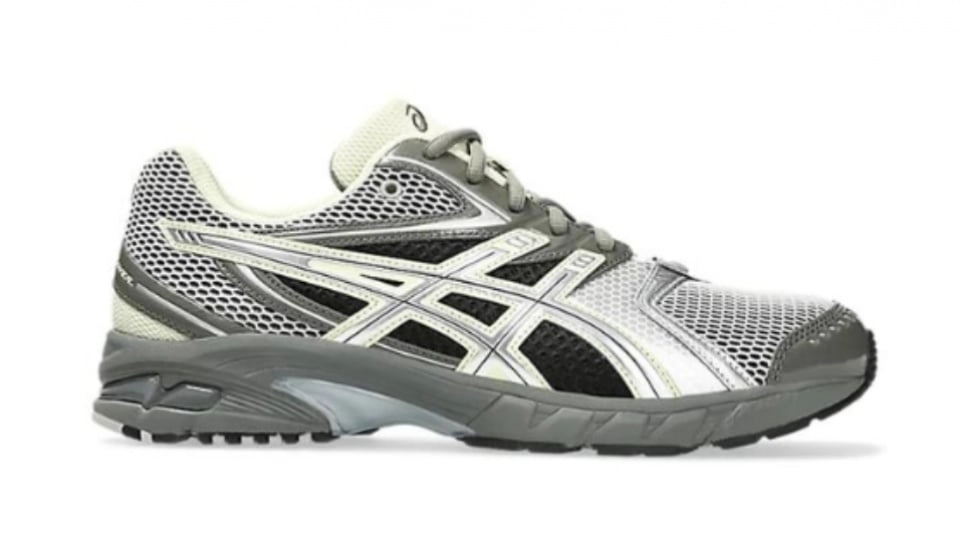 5 Pilihan Sepatu Asics yang Diskon di Foot Locker, Harga Turun Drastis