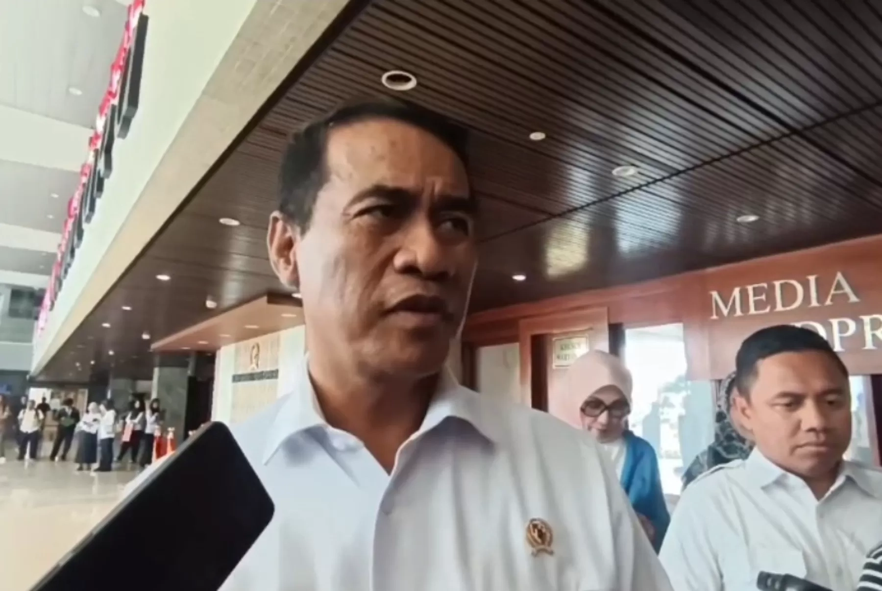 Mentan Amran Setujui Tambah 10 Ribu Ton Beras untuk Warga Aceh Terdampak Bencana