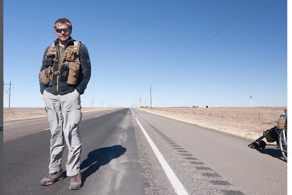 Kisah Karl Bushby, Jalan Kaki Keliling Dunia Selama 27 Tahun