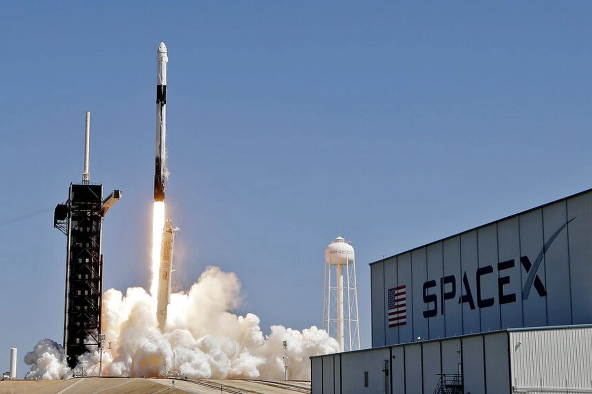 SpaceX Bersiap IPO, Incar Valuasi Terbesar Sepanjang Sejarah
