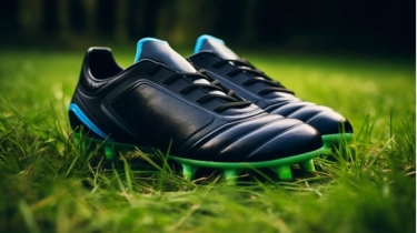 5 Pilihan Sepatu Bola Lokal Selain Mills, Harga Rp100 Ribuan Kualitas Juara