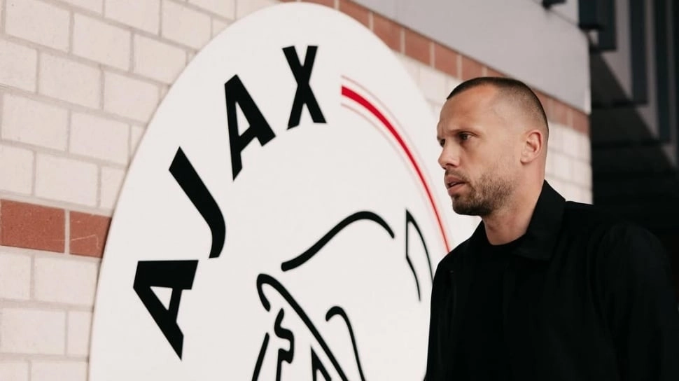 John Heitinga Keturunan Mana? Legenda Ajax Tolak Jadi Pelatih Timnas Indonesia