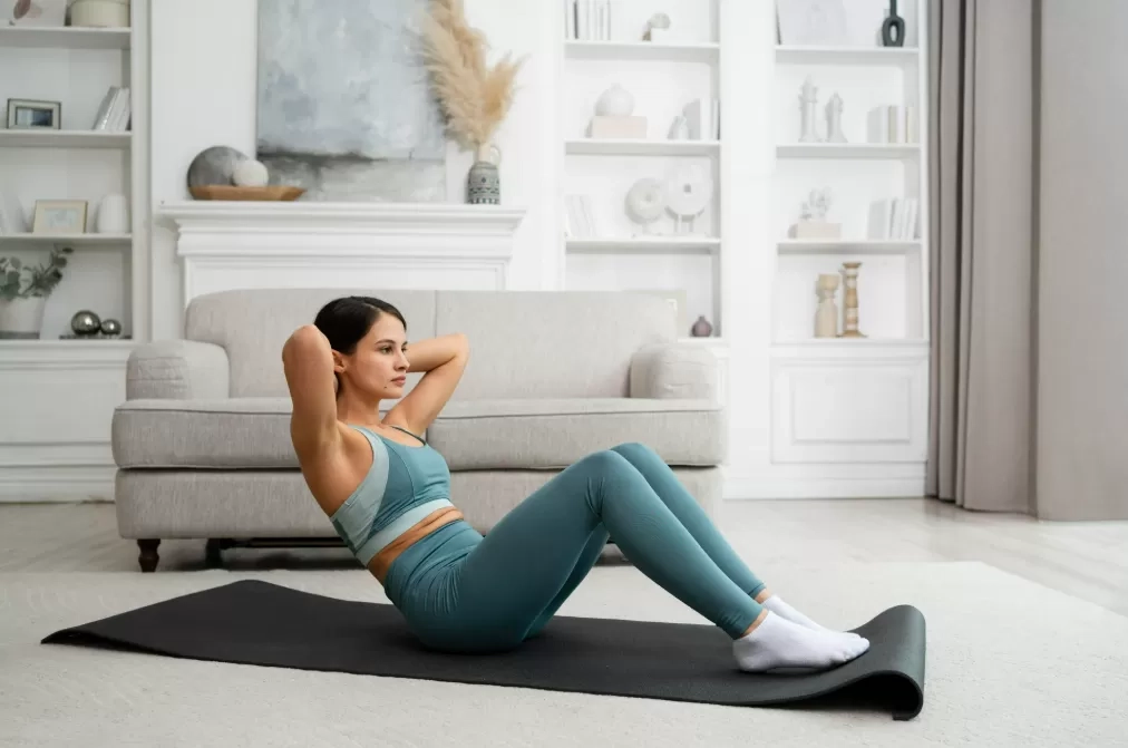 Perut Buncit Mengganggu Penampilan? Ini Penyebab dan 3 Gerakan Mudah yang Ampuh Membakar Lemak!