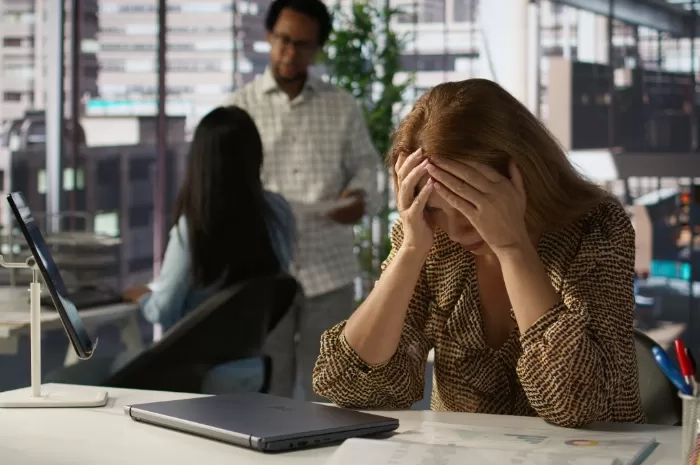 Alami Burnout Di Tempat Kerja? Begini Cara Mengatasi Burnout yang Sesuai untuk Masing-Masing Zodiak, Bisa Jadi Referensi!