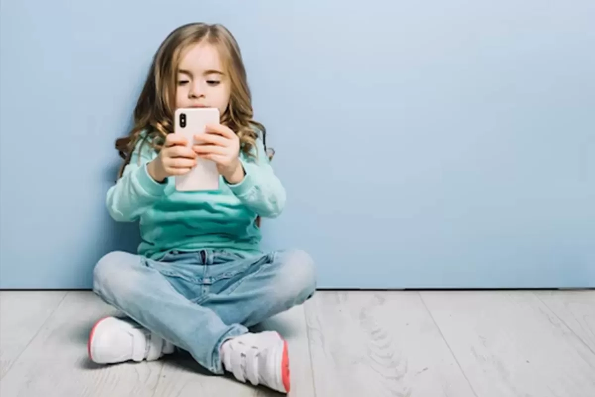 Pemerintah Siap Batasi Akses Media Sosial untuk Anak 13–16 Tahun, Komdigi Sebut Berlaku 2026