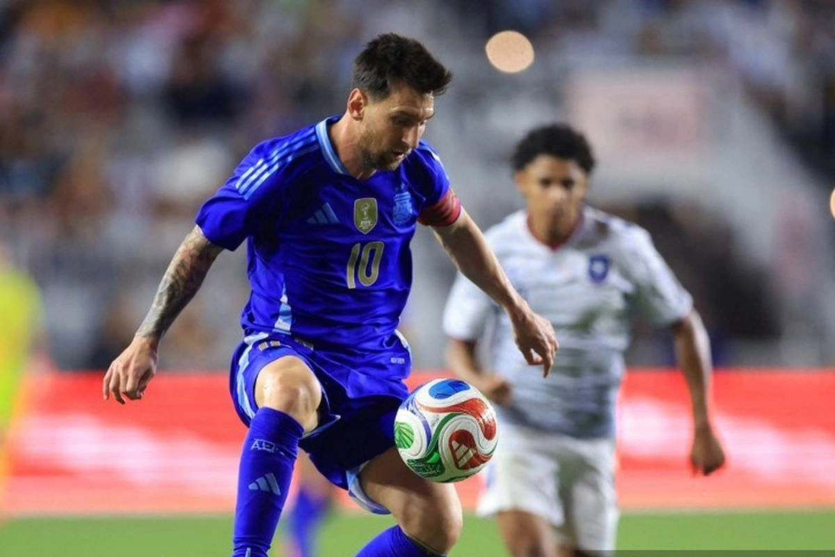 Lionel Messi ke India, Jumpa Fan Kacau, Stadion Dirusak