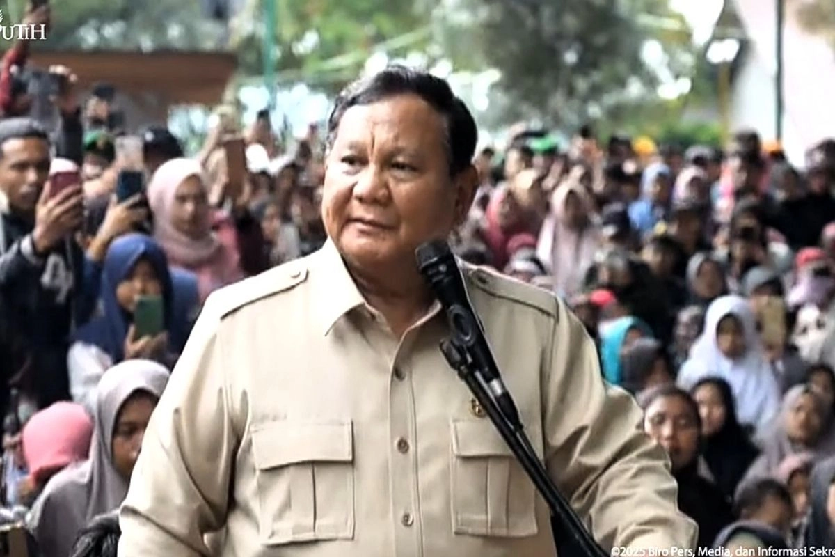 Prabowo Sebut Penanganan Listrik di Daerah Bencana Tak Secepat yang Diharapkan