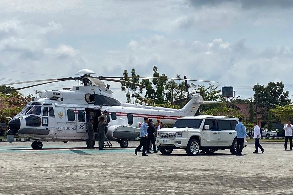 Prabowo Tiba di Langkat untuk Tinjau Banjir, Sapa Warga dari Mobil Maung