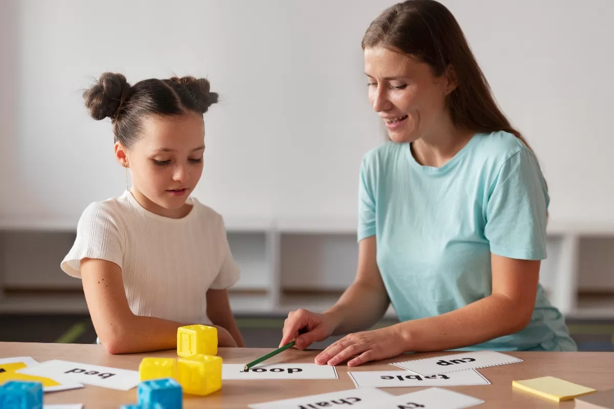 Anak Kesulitan untuk Mengucapkan Beberapa Huruf dengan Jelas? Ketahui Kondisi Cadel serta Penyebabnya