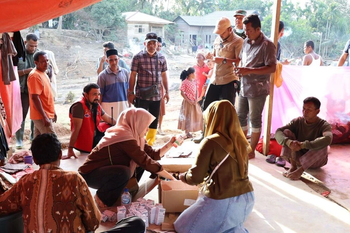 Perempuan di Balik Tenda-Tenda Krisis