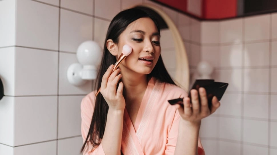 5 Complexion Murah yang Tahan Lama untuk Makeup Pekerja Kantoran