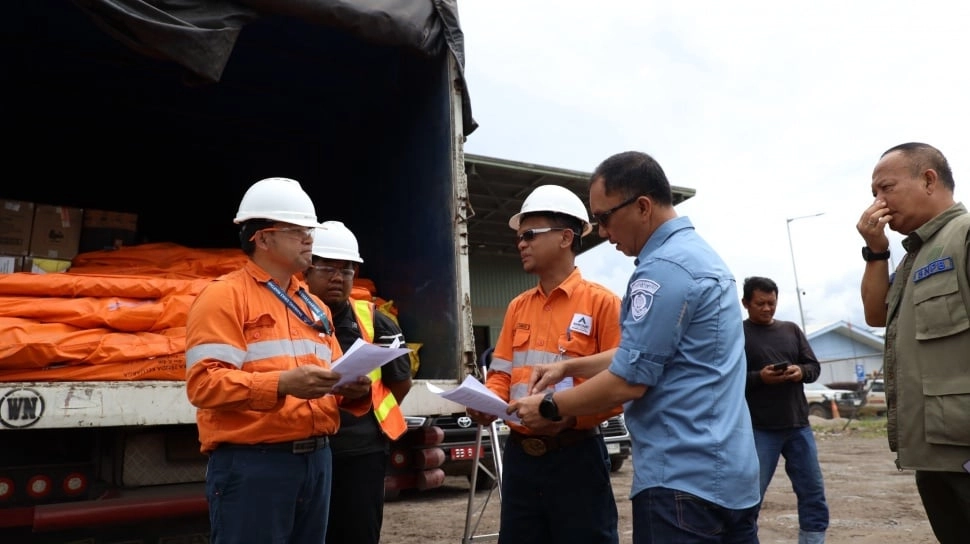 Bahlil Tepati Janji, Kirim Genset Hingga Tenda ke Warga Batang Toru & Pulihkan Infrastruktur Energi