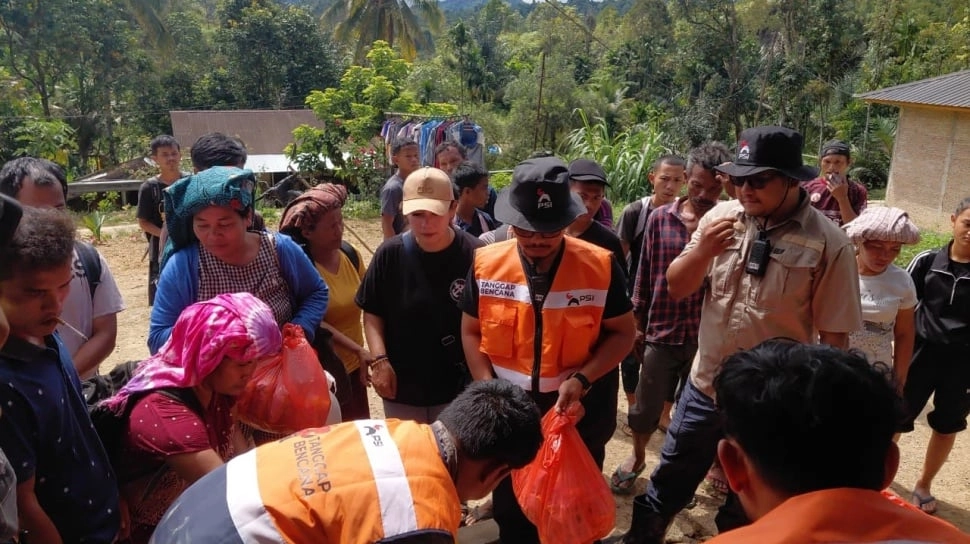 PSI Tapsel Salurkan Bantuan ke Sangkunur, Sejumlah Desa Masih Terisolasi