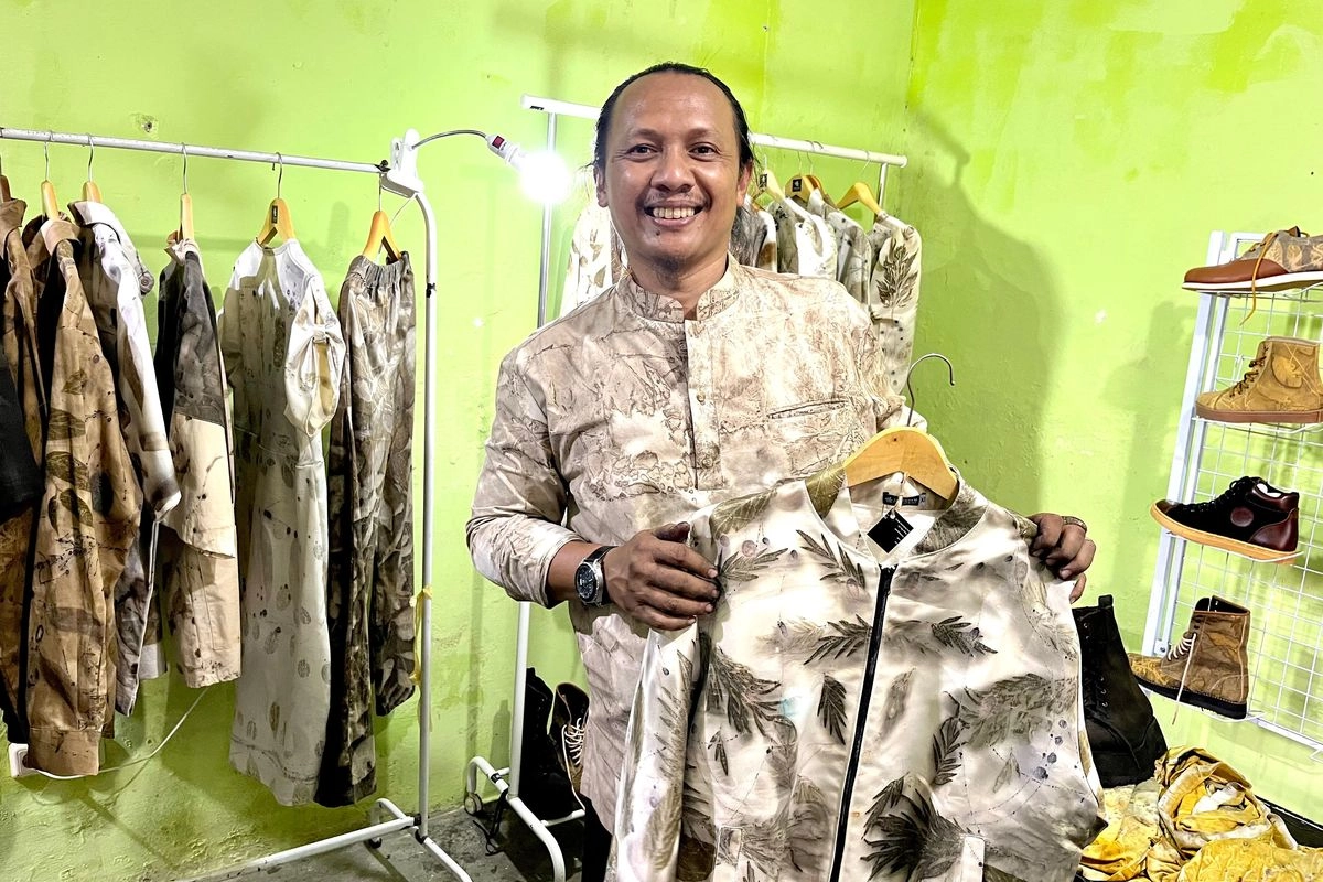 Cerita Irfan Kristiyanto, Mengolah Daun dan Ranting Jadi Produk Fesyen Rambah Prancis hingga Rusia