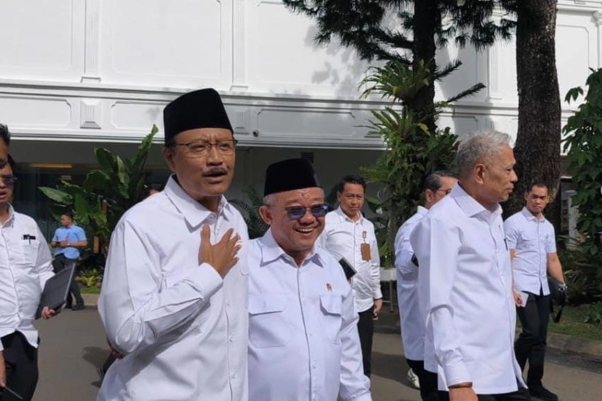 Kompak Berkemeja Putih, Menteri-menteri Hadiri Sidang Kabinet di Istana
