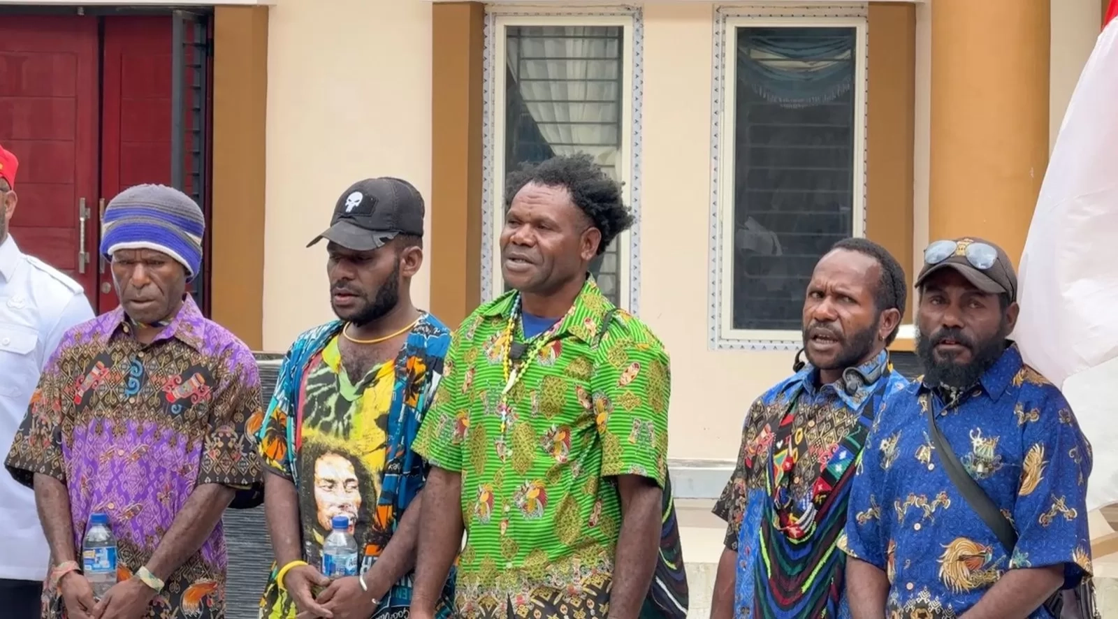 Pernah Terlibat Aksi Kekerasan Bersenjata di Intan Jaya, 5 Orang Pentolan OPM Bersumpah Kembali ke NKRI