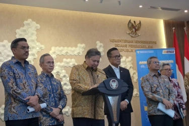 Airlangga Beri Debitur Relaksasi KUR Terdampak Bencana  hingga 3 Tahun